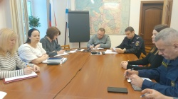 ﻿Основное внимание - дорожной обстановке, теплоснабжению и вывозу отходов на левобережье